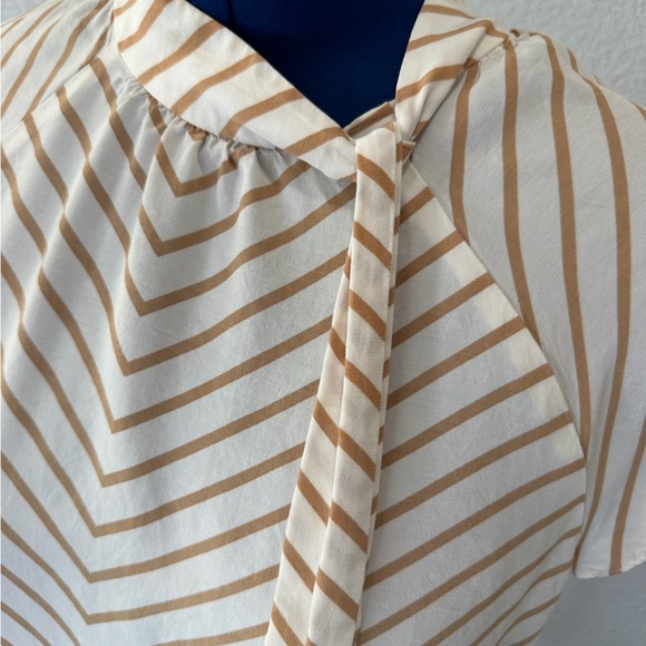 Talbots Cream and Tan Chevron Short Sleeve Blouse - Picture 3 of 7